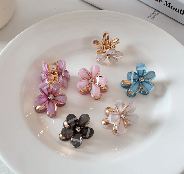 Mini pince Fleur avec Strass et Résine